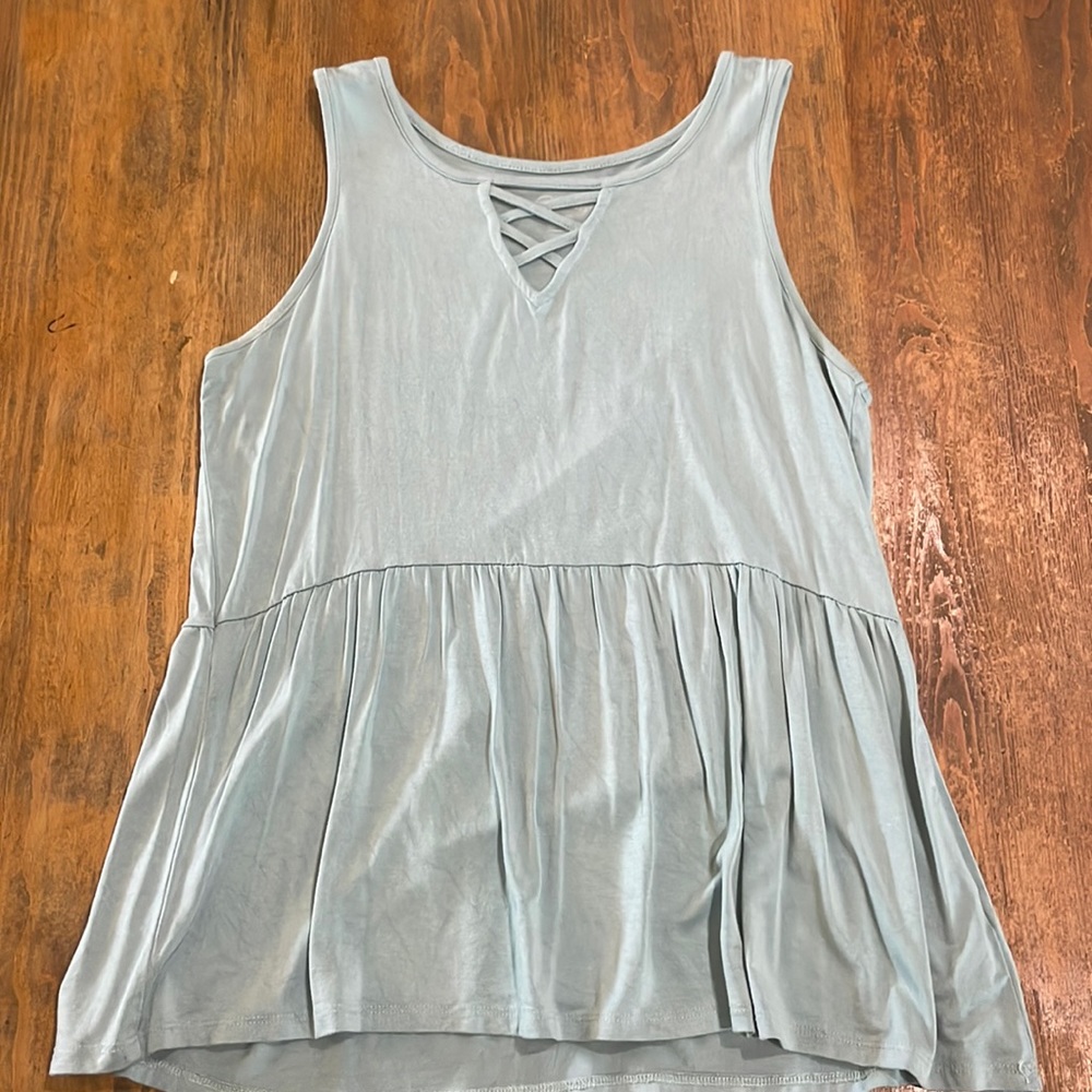 Blue flowy art class tank